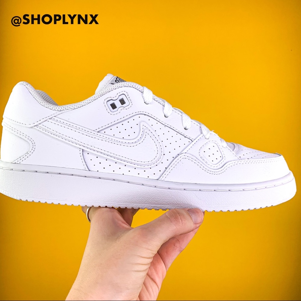 Nike White Low Top Sneaker Size 7 - Picture 2 of 7